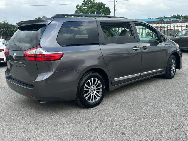 2019 Toyota Sienna XLE 8 Passenger