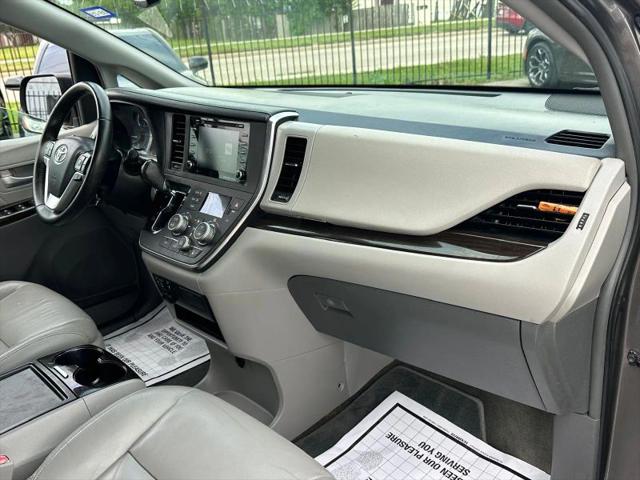 2019 Toyota Sienna XLE 8 Passenger