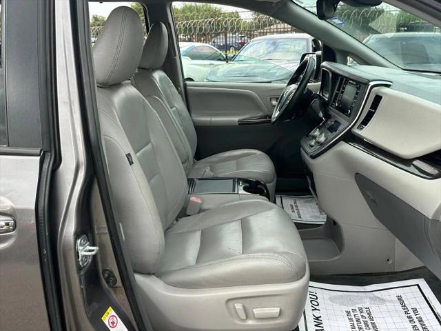 2019 Toyota Sienna XLE 8 Passenger