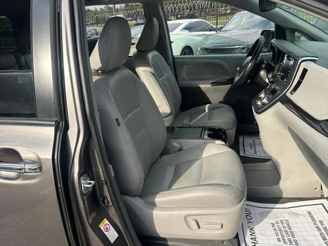 2019 Toyota Sienna XLE 8 Passenger