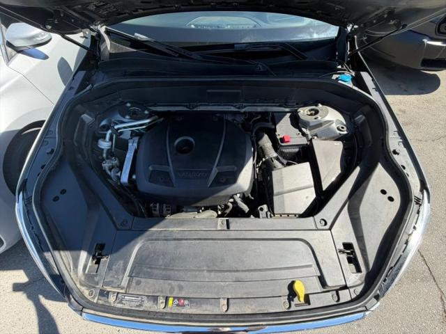 2017 Volvo XC90 T5 Momentum