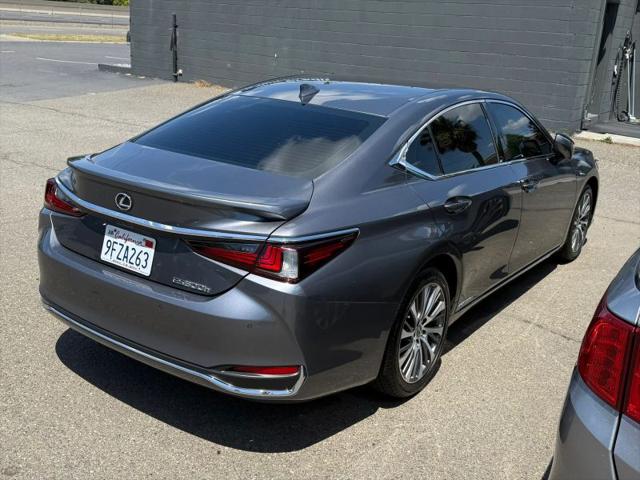 2020 Lexus ES 300h 300h