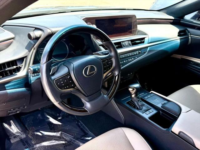 2020 Lexus ES 300h 300h