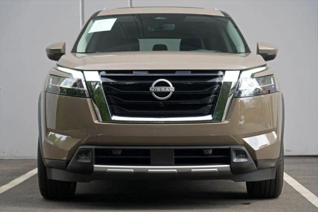 2024 Nissan Pathfinder Platinum FWD