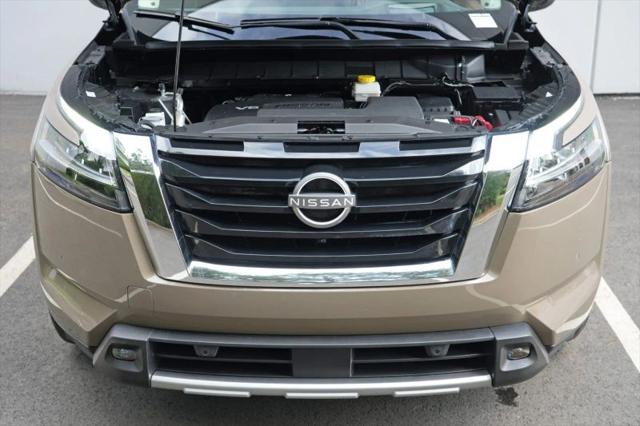 2024 Nissan Pathfinder Platinum FWD
