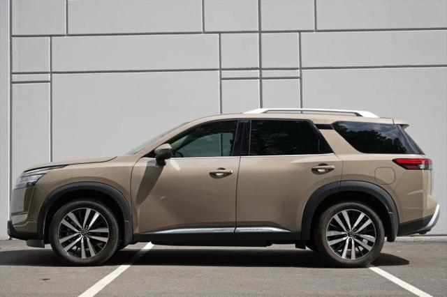 2024 Nissan Pathfinder Platinum FWD