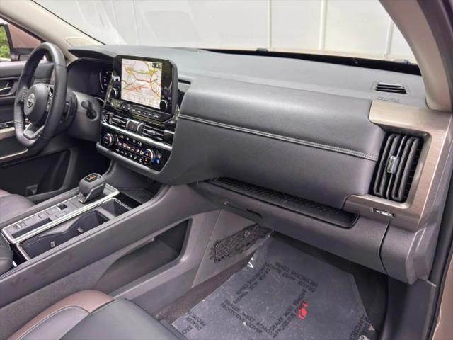 2024 Nissan Pathfinder Platinum FWD