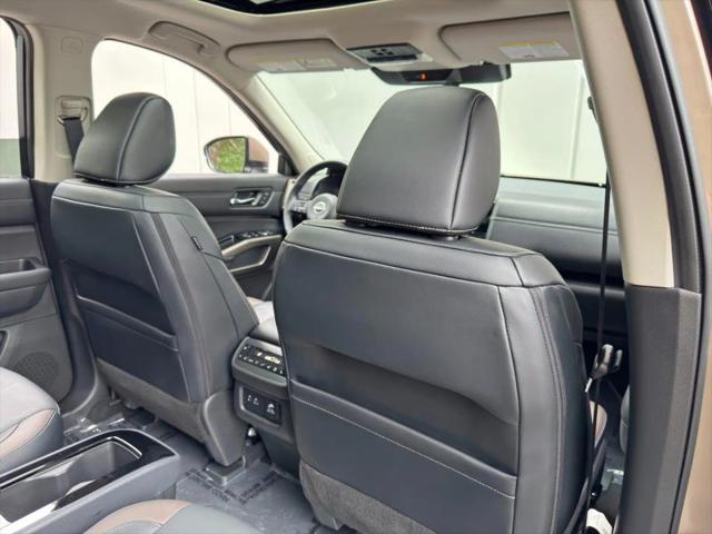 2024 Nissan Pathfinder Platinum FWD