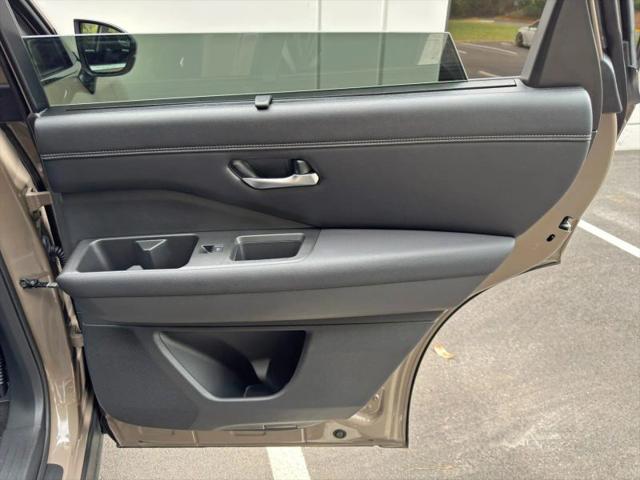 2024 Nissan Pathfinder Platinum FWD
