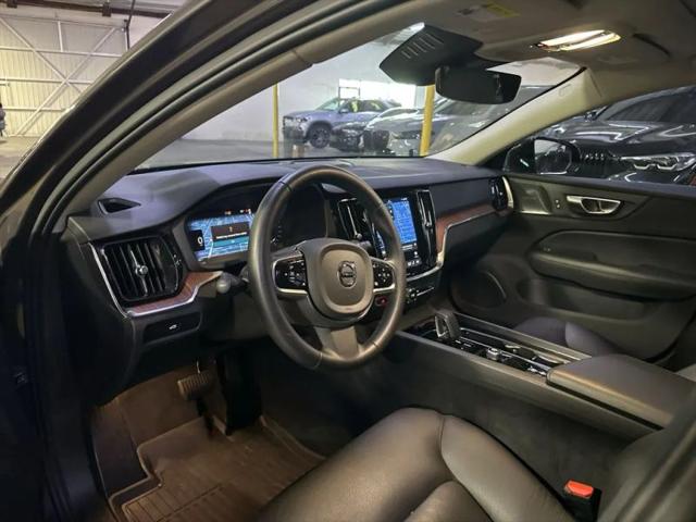 2024 Volvo S60 B5 Plus Dark Theme