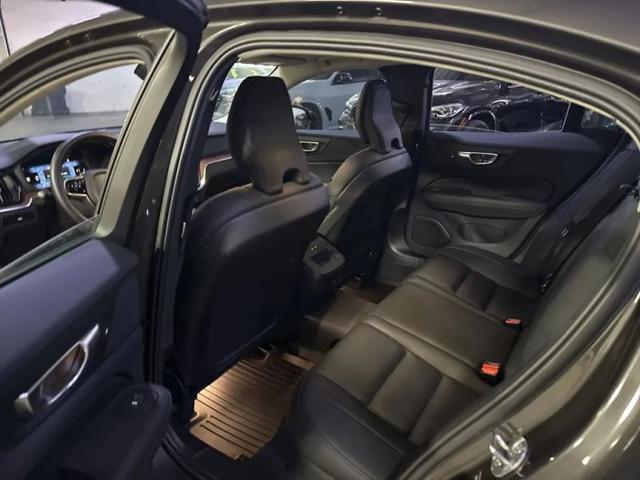 2024 Volvo S60 B5 Plus Dark Theme