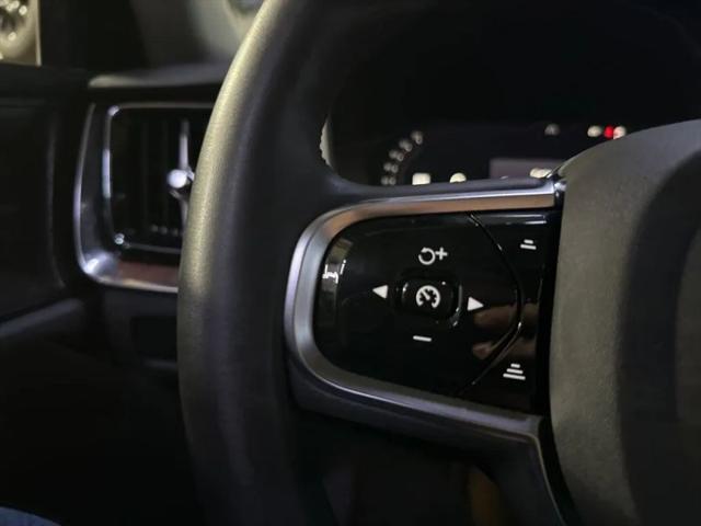 2024 Volvo S60 B5 Plus Dark Theme