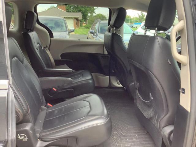2017 Chrysler Pacifica Touring-L