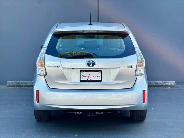 2012 Toyota Prius v Two