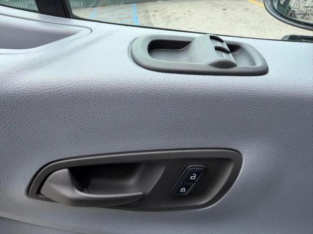 2017 Ford Transit Medium Roof w/Sliding Side Door w/LWB