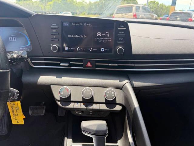 2025 Hyundai Elantra SE