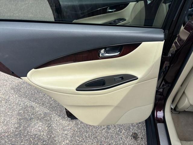 2016 INFINITI QX50 Base