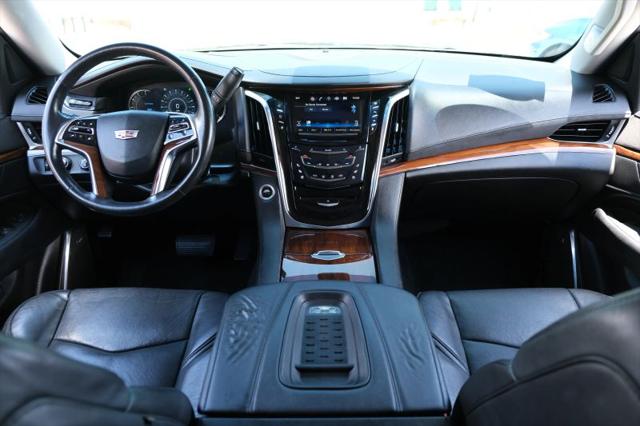 2016 Cadillac Escalade Luxury Collection