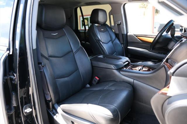 2016 Cadillac Escalade Luxury Collection