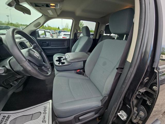 2017 Ram 1500 Express Quad Cab 4x4 6'4" Box