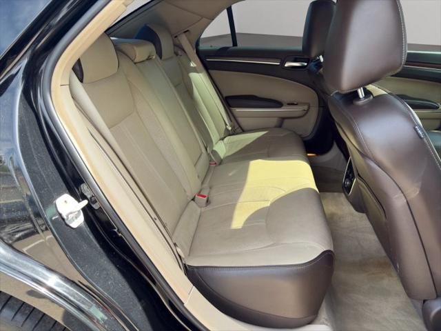 2012 Chrysler 300 Luxury Series