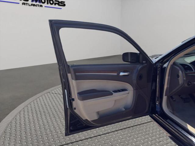 2012 Chrysler 300 Luxury Series