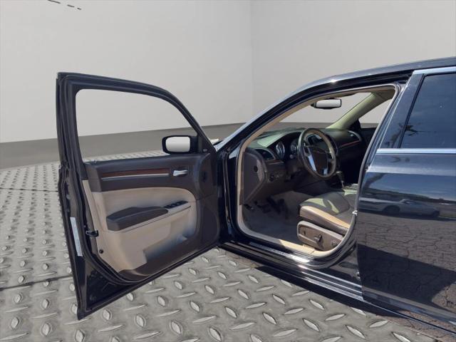 2012 Chrysler 300 Luxury Series
