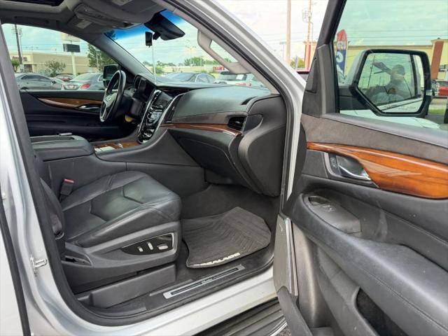2017 Cadillac Escalade Luxury