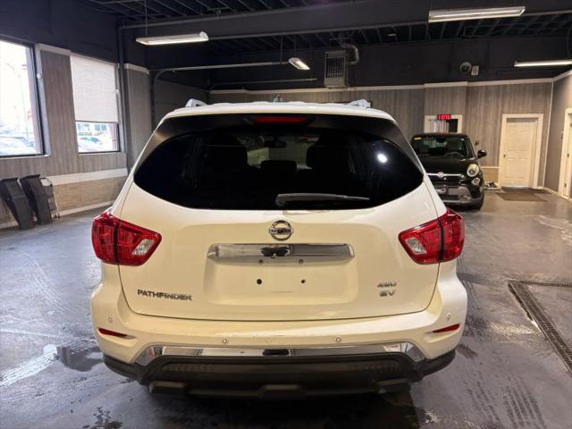 2018 Nissan Pathfinder SV