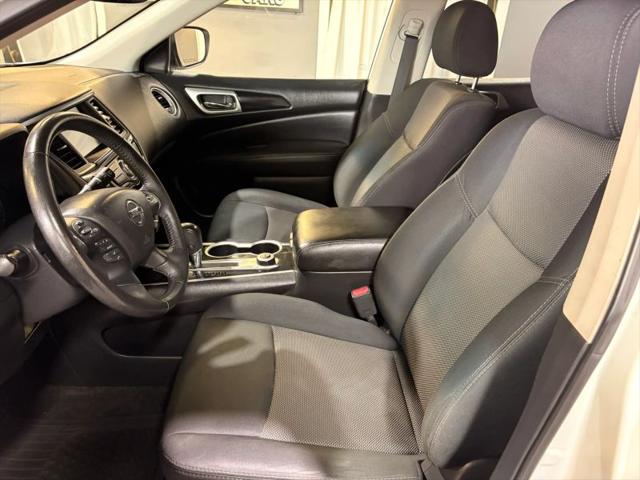 2018 Nissan Pathfinder SV