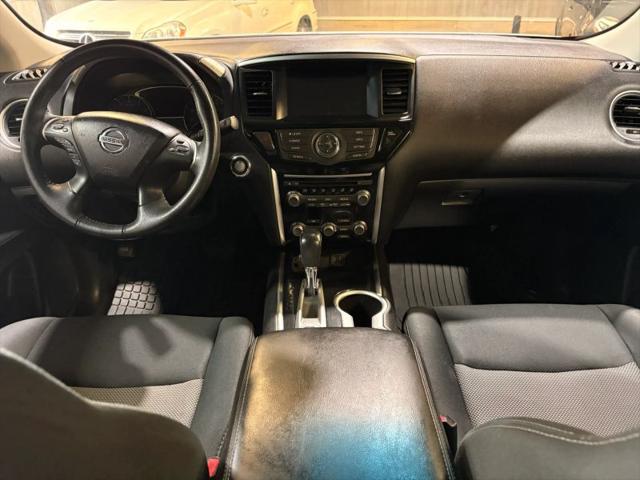 2018 Nissan Pathfinder SV