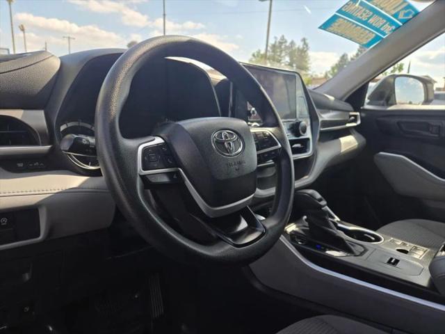 2023 Toyota Highlander LE