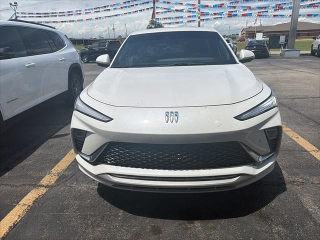 2024 Buick NV Avenir FWD