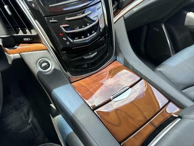 2018 Cadillac Escalade Luxury