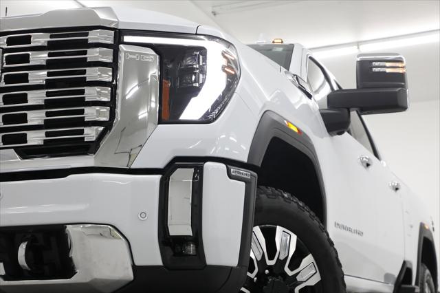 2026 GMC Sierra 2500HD Crew Cab, Standard Bed, Denali, 4WD