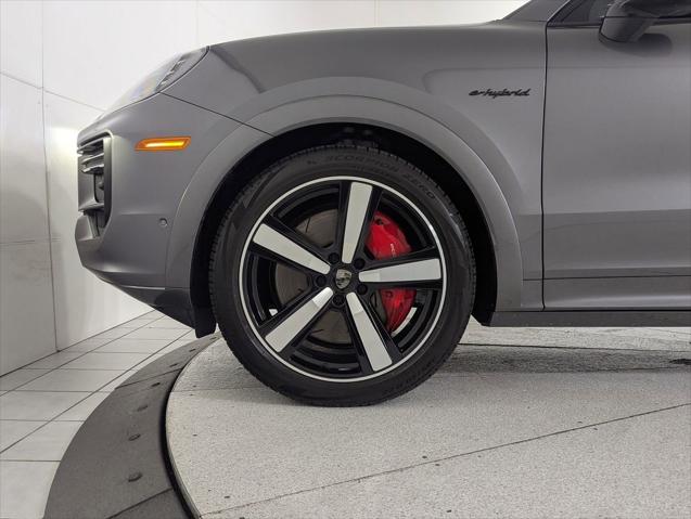 2025 Porsche Cayenne E-Hybrid Turbo