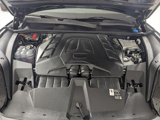 2025 Porsche Cayenne E-Hybrid Turbo