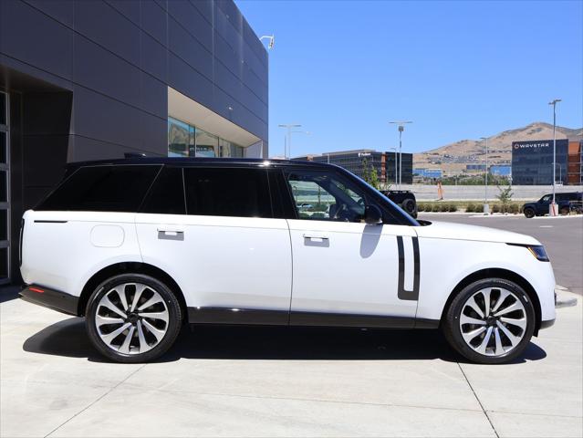 2026 Land Rover Range Rover P530 SE 7 Seat