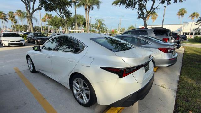 2023 Lexus IS 300 300