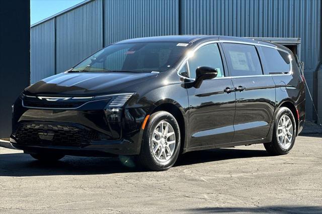 2027 Chrysler Pacifica Pacifica Select