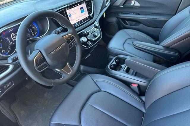 2027 Chrysler Pacifica Pacifica Select