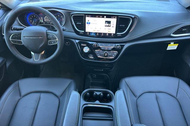 2027 Chrysler Pacifica Pacifica Select