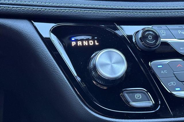 2027 Chrysler Pacifica Pacifica Select