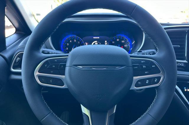 2027 Chrysler Pacifica Pacifica Select