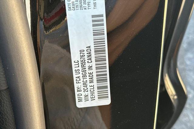 2027 Chrysler Pacifica Pacifica Select