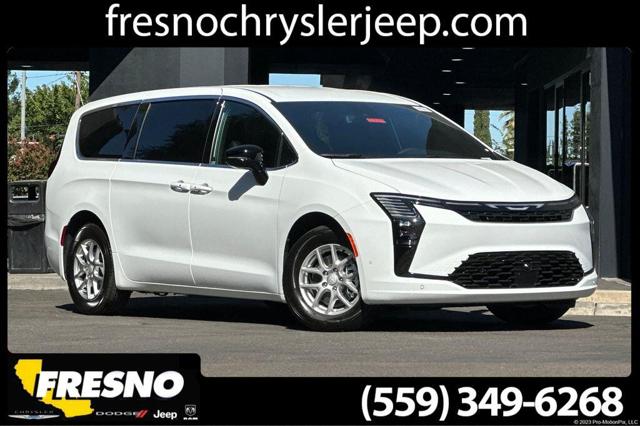 2027 Chrysler Pacifica Pacifica Select for sale in Fresno, CA