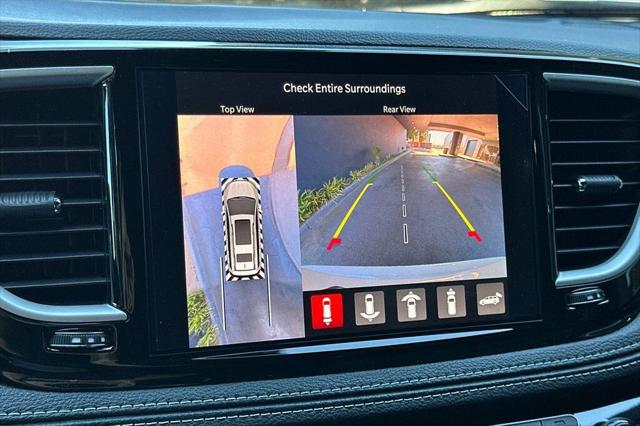 2027 Chrysler Pacifica Pacifica Select