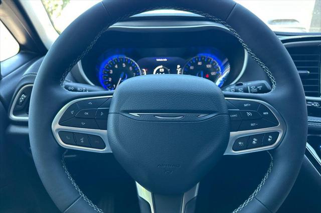 2027 Chrysler Pacifica Pacifica Select