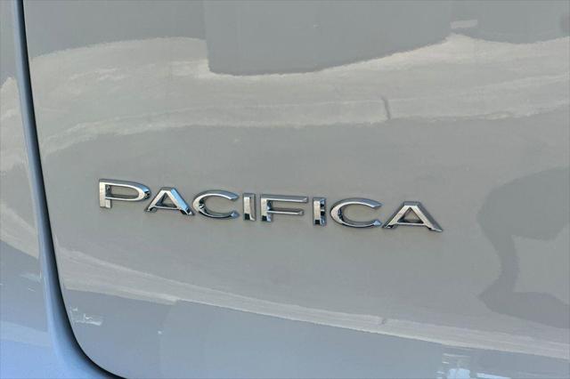 2027 Chrysler Pacifica Pacifica Select