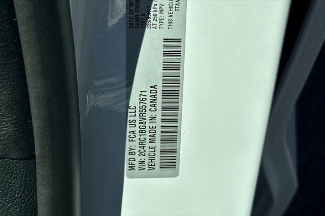 2027 Chrysler Pacifica Pacifica Select